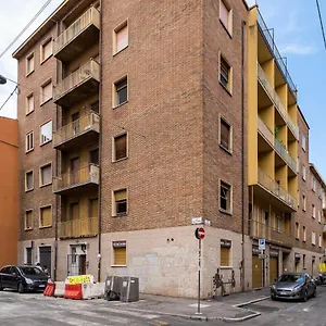 Nel Cuore Della Universitaria By Wonderful Italy , Bologna Italia